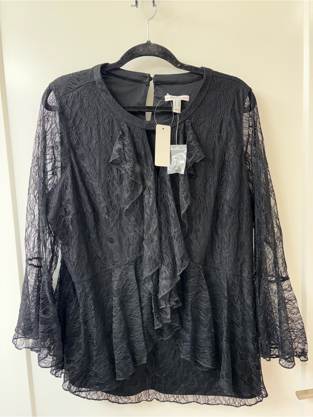 NWT ISAAC MIZRAHI LIVE! BLACK CHANTILLY LACE RUFFLE TOP SZ 20W